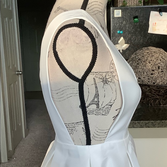 🎀 NWOT Lulu’s White Babydoll Dress 🎀 - Picture 6 of 10